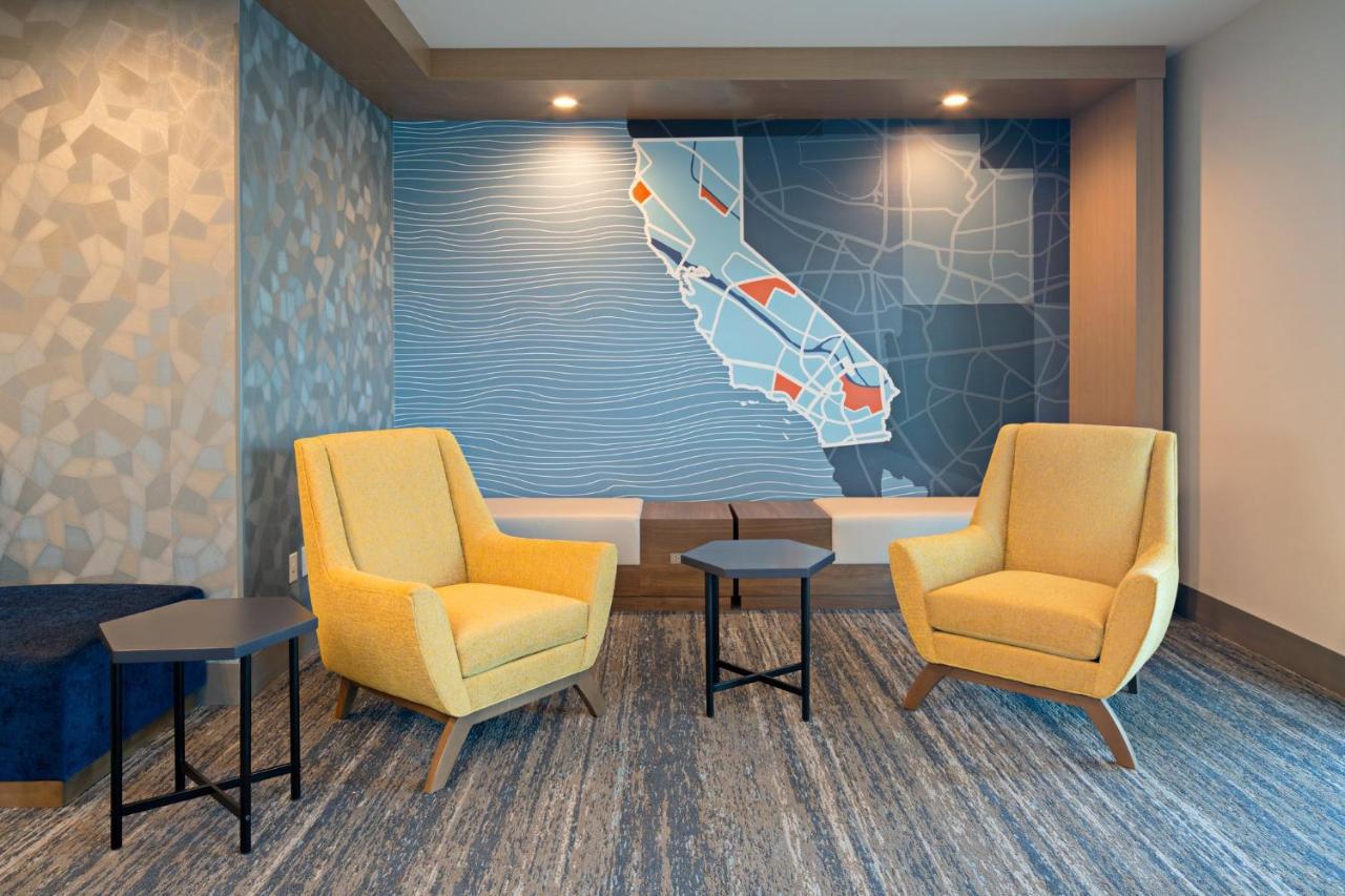 Holiday Inn Express & Suites - Hollister By Ihg Exteriör bild