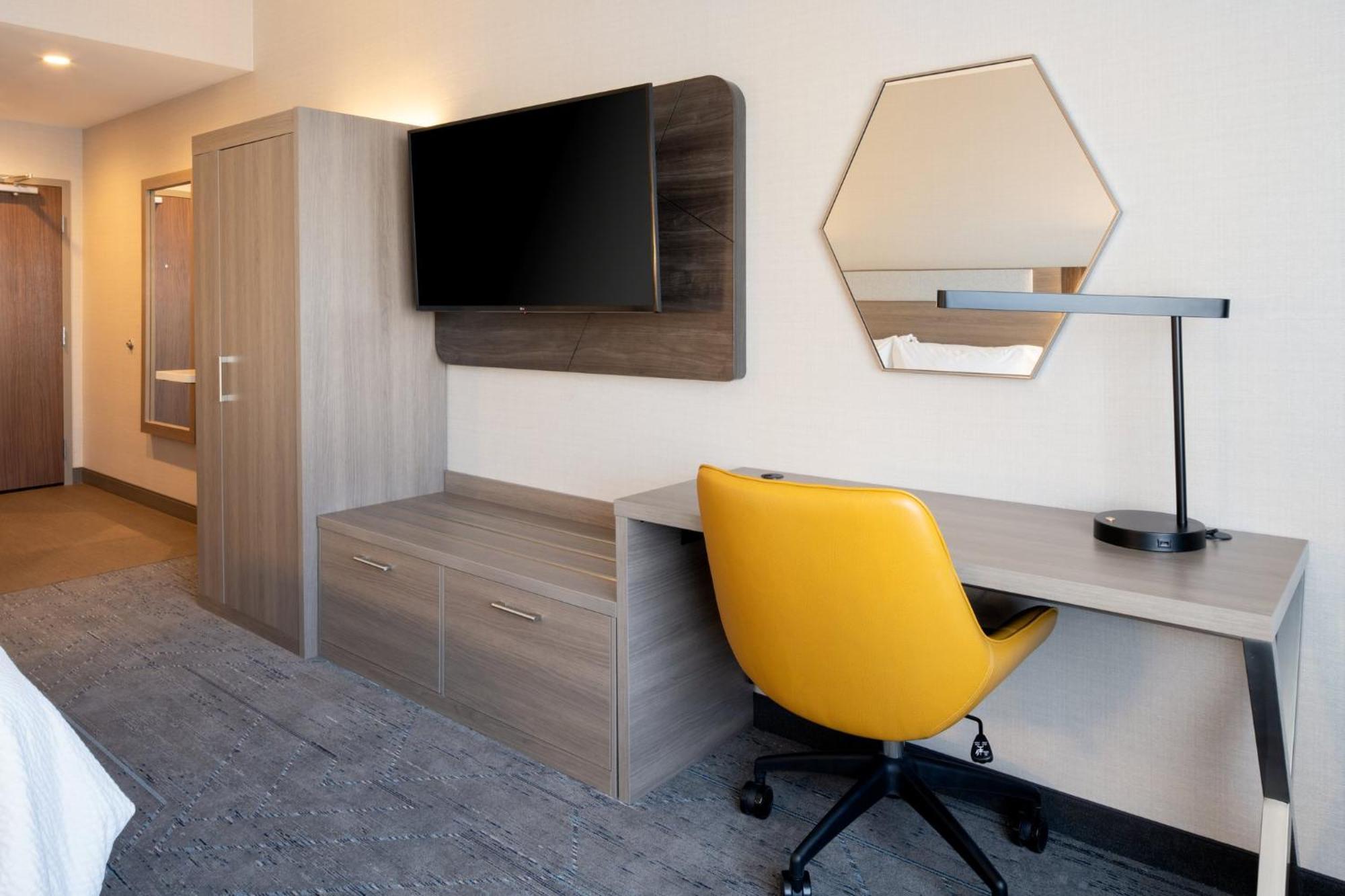 Holiday Inn Express & Suites - Hollister By Ihg Exteriör bild