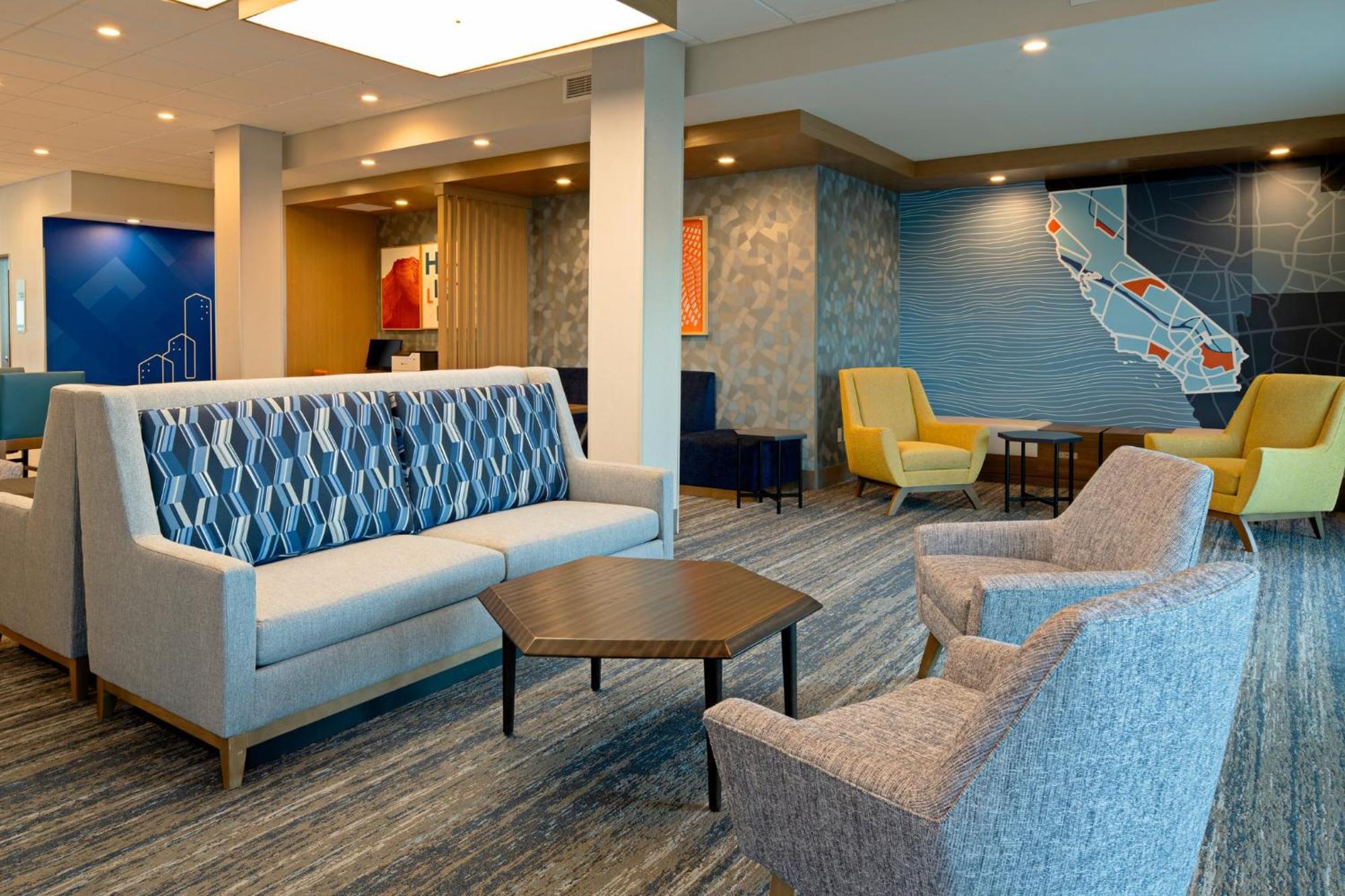 Holiday Inn Express & Suites - Hollister By Ihg Exteriör bild